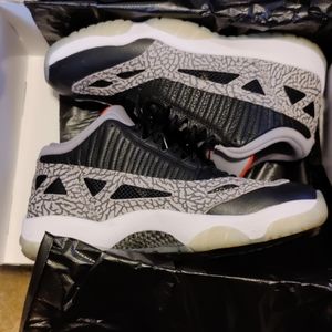 Jordan 11 Low